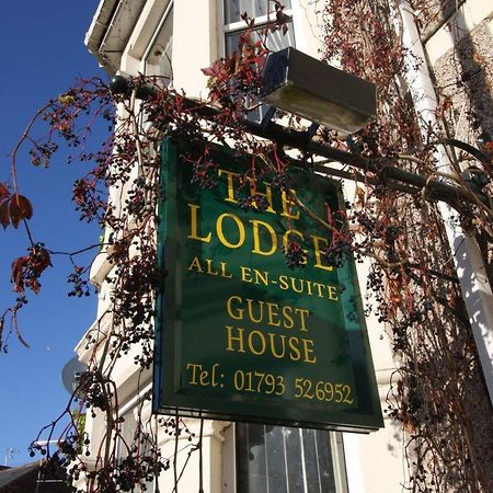 The Lodge Суиндон Экстерьер фото