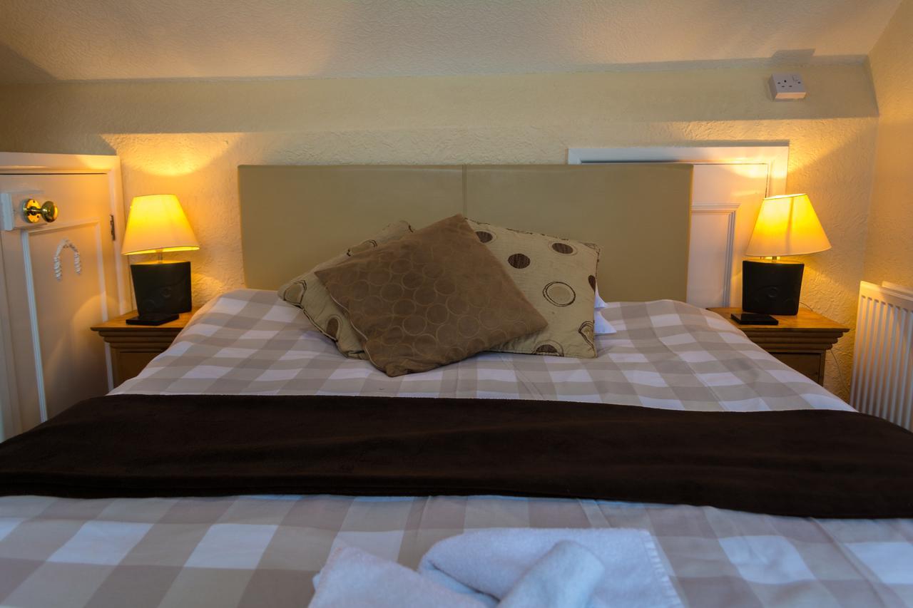 The Lodge Суиндон Экстерьер фото